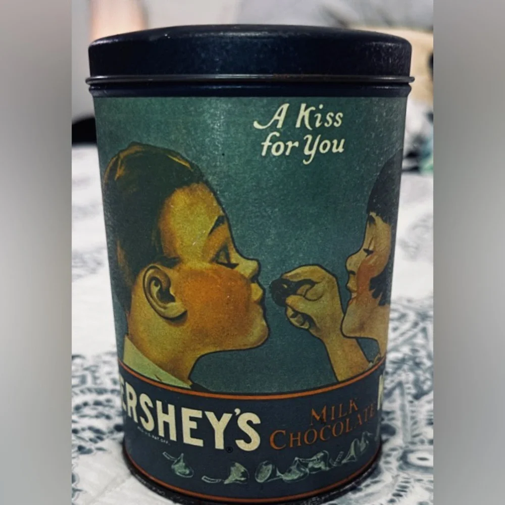 Vintage Milk‎ Chocolate Tin - Black